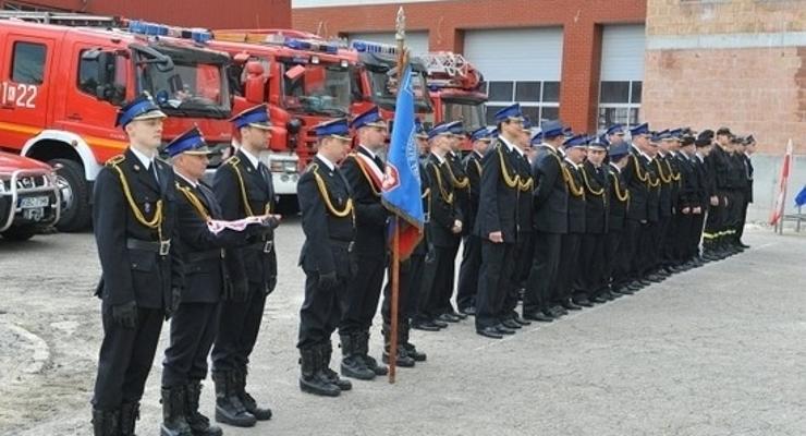 Awanse i odznaczenia na Dzień Strażaka