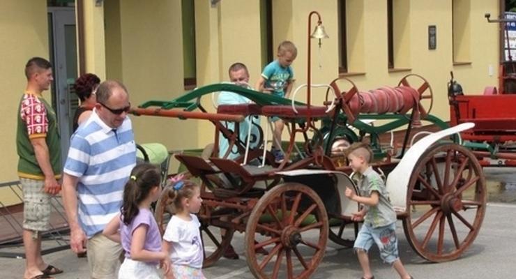 Zabytkowe samochody strażackie w Gdowie