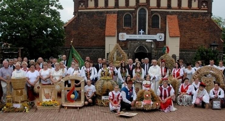 Dożynki powiatowe: piękne wieńce i… gradobicie