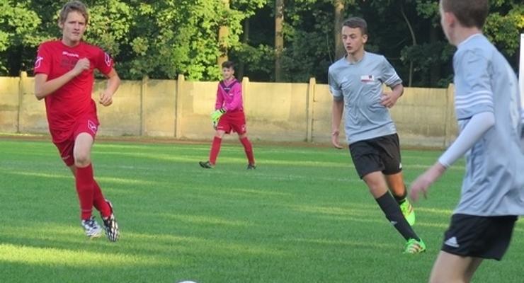 Wysokie wygrane piłkarzy nożnych MOSiR  