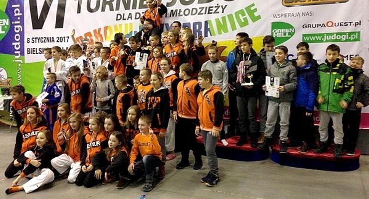 12 medali i III miejsce bocheńskich judoków