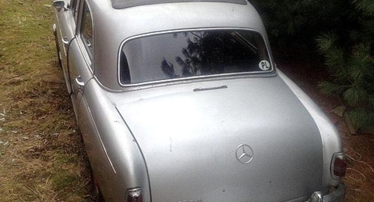 Zbierając złom skradł zabytkowego mercedesa 