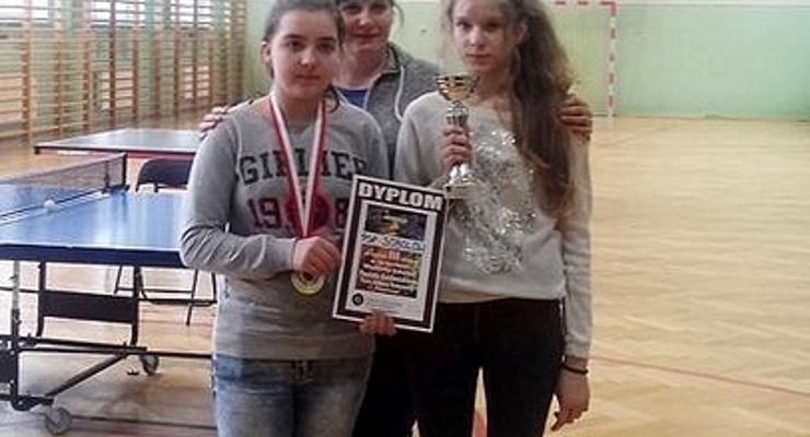 Julia Bratownik najlepszą pingpongistką w powiecie 