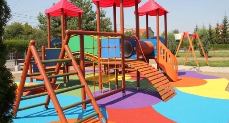 Rzezawa: Promesa i kolejny kolorowy plac zabaw 