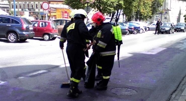 Niebezpieczna substancja na głównej ulicy miasta