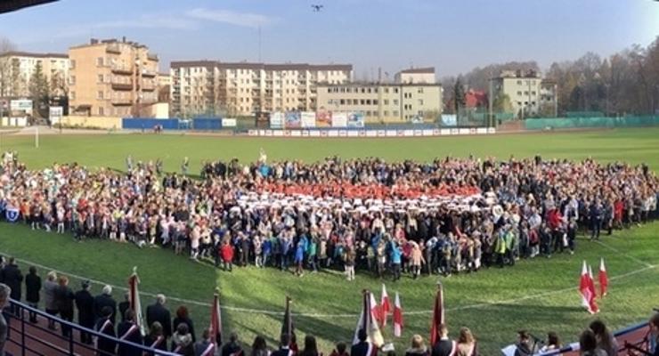 O 11.11 Bochnianie zaśpiewali hymn