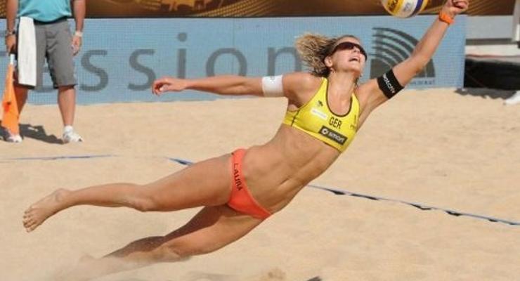 Zagraj w piłkę plażową na Uzborni