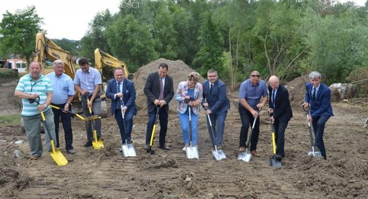 Powiat: wbili łopatę pod most w Wieruszycach
