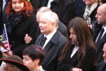 Tłumy w rocznicę pogrzebu pary prezydenckiej (foto)
