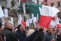 Tłumy w rocznicę pogrzebu pary prezydenckiej (foto)