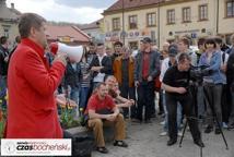 Rynek-tęgie lanie dla Janusza Palikota