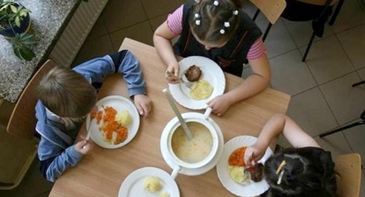 Magistrat wycofał się (częściowo) z cięc w oświacie