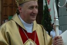 Bp Andrzej Jeż z obawą o nowych pokoleniach