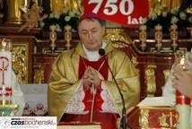 Bp Andrzej Jeż z obawą o nowych pokoleniach