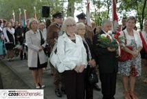 Symboliczne pojednanie nad mogiłami żołnierzy Września