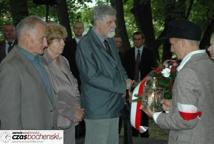 Symboliczne pojednanie nad mogiłami żołnierzy Września