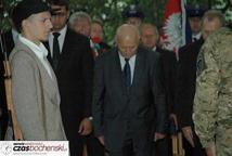 Symboliczne pojednanie nad mogiłami żołnierzy Września