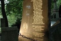Symboliczne pojednanie nad mogiłami żołnierzy Września