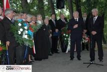 Symboliczne pojednanie nad mogiłami żołnierzy Września