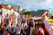 Setki tysięcy budziły Polskę (foto)