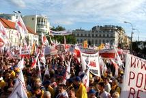 Setki tysięcy budziły Polskę (foto)