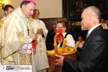 Wielki odpust rozpoczęty-biskup poświęcił ołtarz