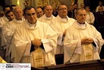 Wielki odpust rozpoczęty-biskup poświęcił ołtarz