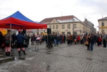 Życzenia, strojenie choinki i żywa szopka