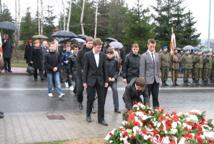 73 rocznica zbrodni w katyńskim lesie-odsłonięto kolejną tablicę