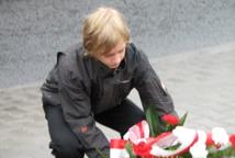 73 rocznica zbrodni w katyńskim lesie-odsłonięto kolejną tablicę