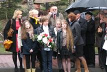 73 rocznica zbrodni w katyńskim lesie-odsłonięto kolejną tablicę