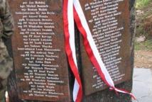 73 rocznica zbrodni w katyńskim lesie-odsłonięto kolejną tablicę