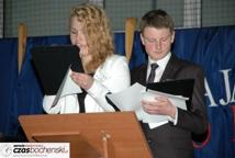 II LO: taniec i śpiew w Dniu Flagi (video)
