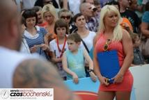 Strongman: bochnianie prężyli muskuły (foto)