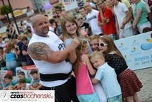 Strongman: bochnianie prężyli muskuły (foto)