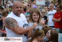Strongman: bochnianie prężyli muskuły (foto)