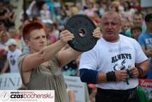 Strongman: bochnianie prężyli muskuły (foto)