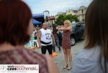 Strongman: bochnianie prężyli muskuły (foto)