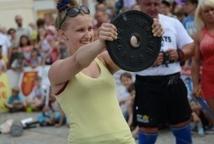 Strongman: bochnianie prężyli muskuły (foto)