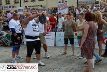 Strongman: bochnianie prężyli muskuły (foto)
