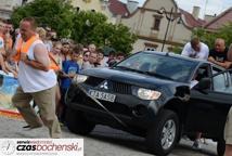 Strongman: bochnianie prężyli muskuły (foto)