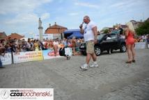 Strongman: bochnianie prężyli muskuły (foto)