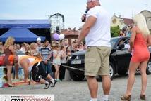 Strongman: bochnianie prężyli muskuły (foto)