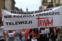 Kraków: wielki marsz w obronie wolnych mediów (video)