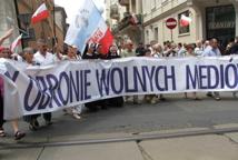 Kraków: wielki marsz w obronie wolnych mediów (video)
