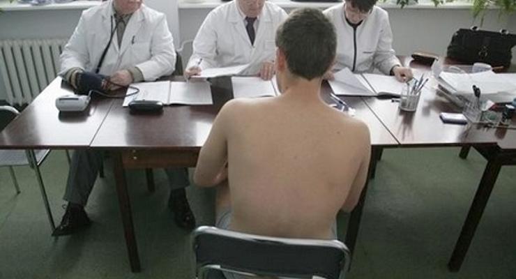 25 tysięcy ludzi stanie przed komisjami wojskowymi