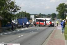 Horror w Łapczycy: zderzenie busa z tirem