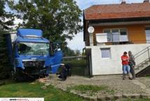 Horror w Łapczycy: zderzenie busa z tirem