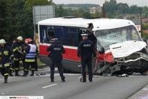 Horror w Łapczycy: zderzenie busa z tirem