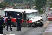 Horror w Łapczycy: zderzenie busa z tirem